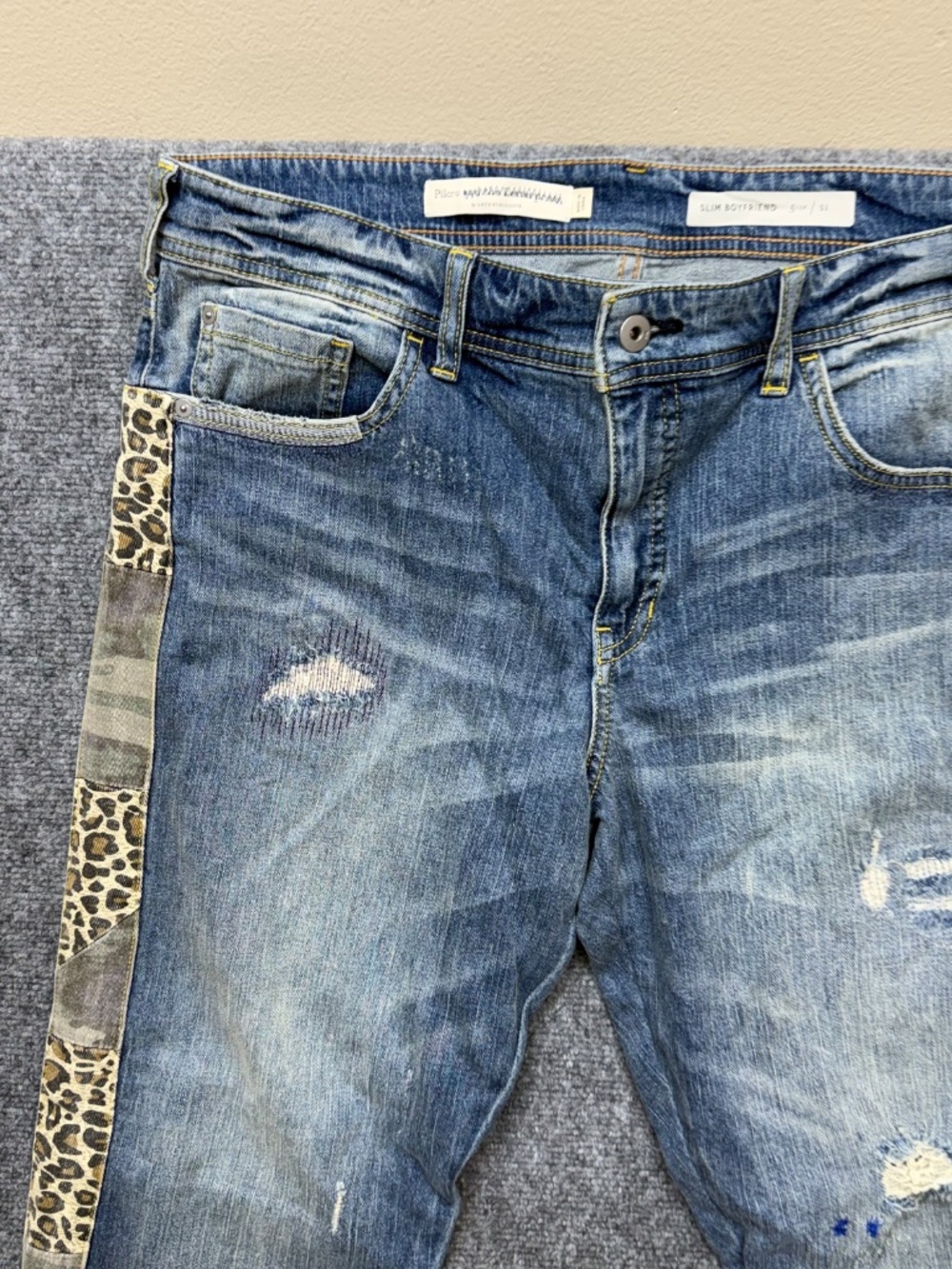Pilcro Women’s Jeans Distressed Leopard Patchwork Slim Boyfriend Crop 31x30 - Picture 3 of 9